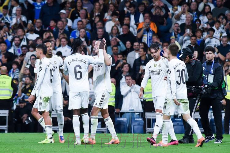 官方:因极端天气 本周末皇马客战巴伦西亚延期 官方:因极端天气 本周末皇马客战巴伦西亚延期